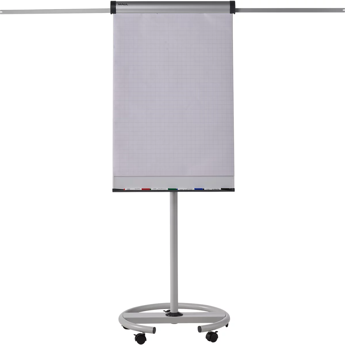 Un tableau blanc avec du papier quadrillé est posé sur un support gris à roulettes. Des supports extensibles sont fixés en haut à gauche et à droite.