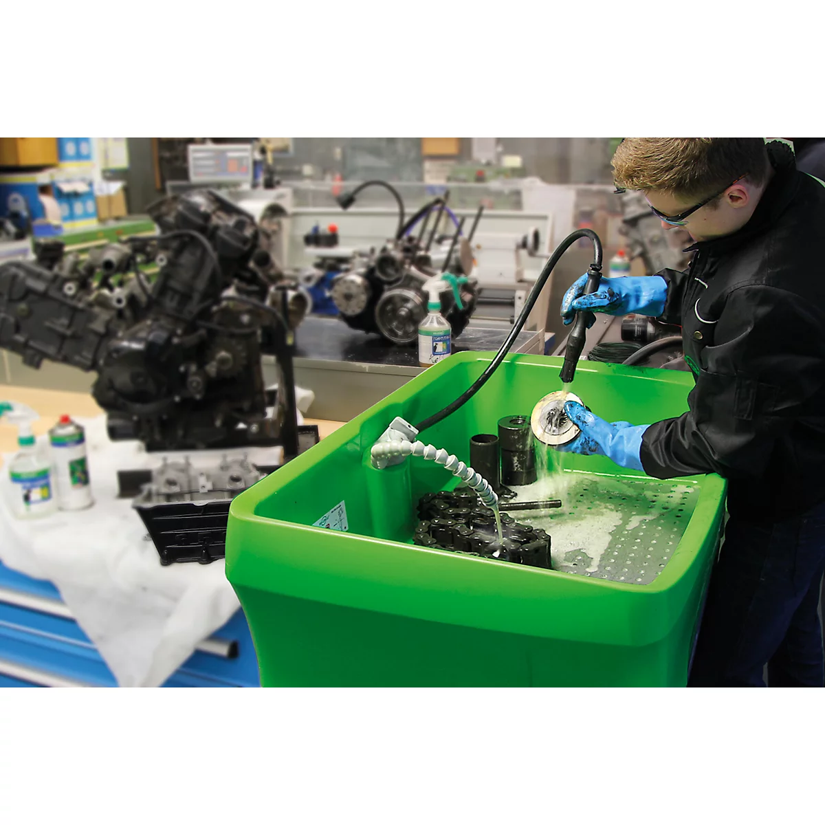 Onderdelenwasmachine BIO-CIRCLE® HP Vigo, tot 80 bar, tot 155 liter, tot 45 °C, tot 150 kg, met persluchtpistool + industriële reiniger CB 100, 5 jerrycans van elk 20 l