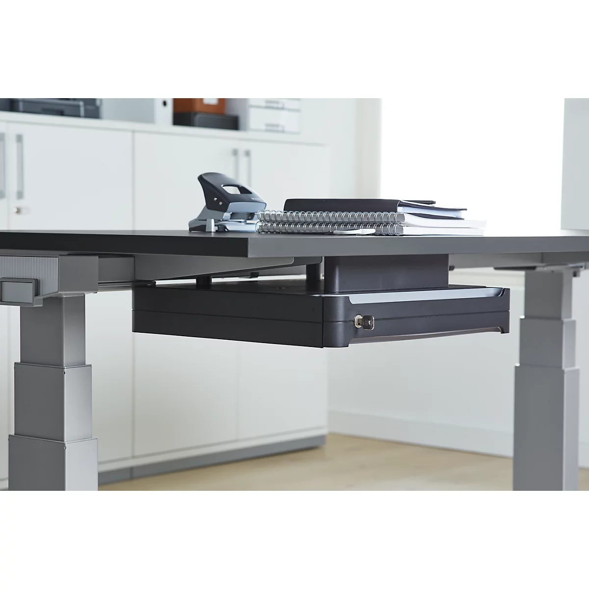 Onderkastlade OrgaWork, soft-close, afsluitbaar, B 430 x D 410 H 70 mm, zwart