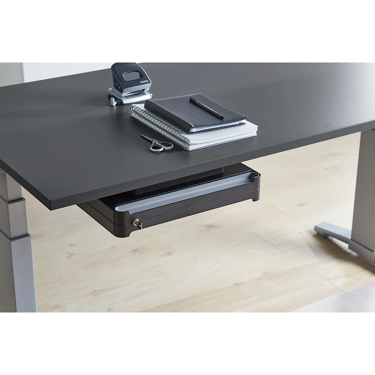 Onderkastlade OrgaWork, soft-close, afsluitbaar, B 430 x D 410 H 70 mm, zwart