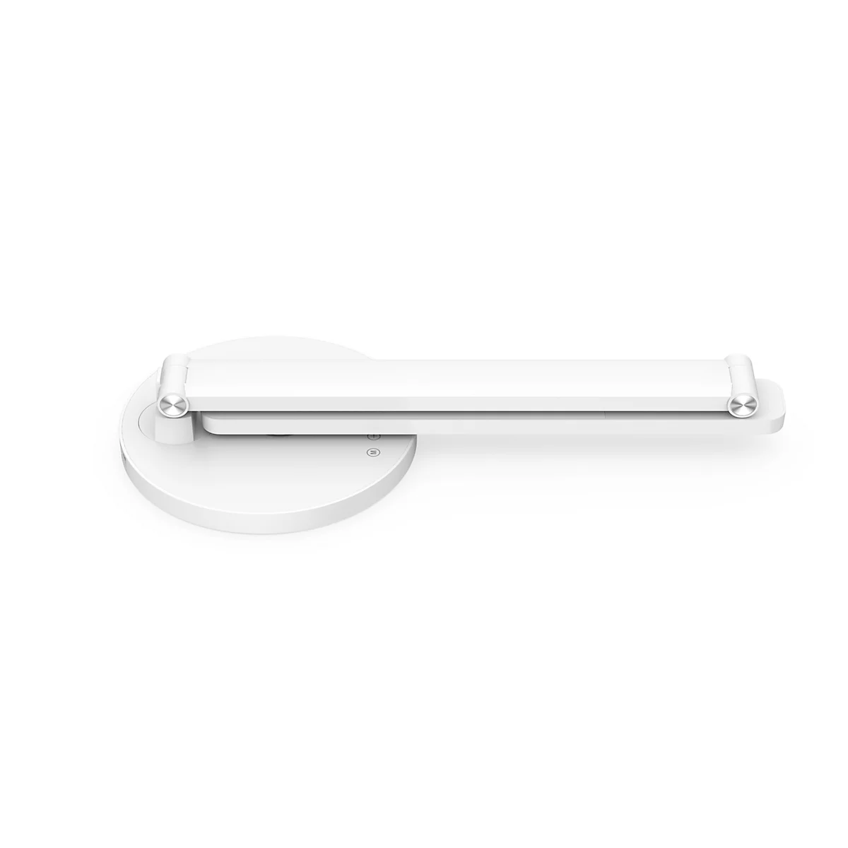 Een witte bureaulamp, plat op een witte achtergrond, met een ronde voet en een uitschuifbare lichtarm.