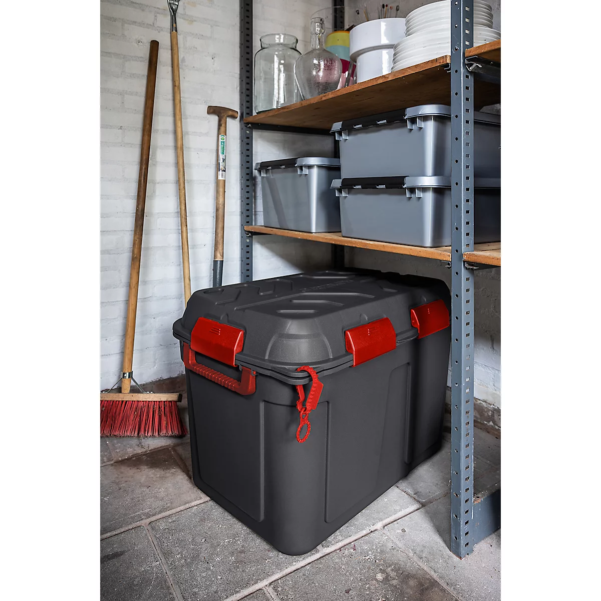 Opbergbox Sunware Q-LINE - L 790 x B 545 x H 545 mm - 160L - waterdicht - met handvat - 6 sluitclips - antraciet/rood