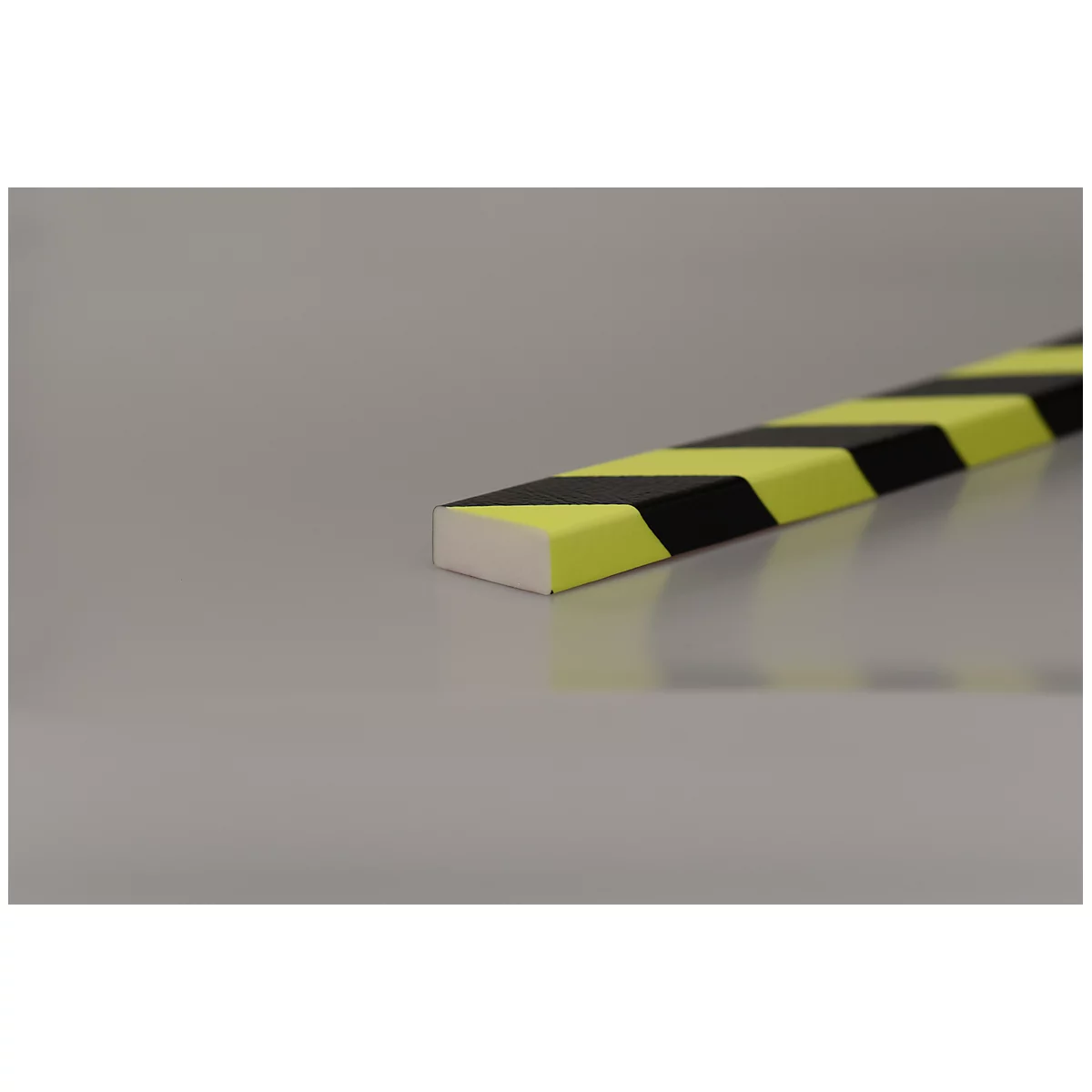 Oppervlaktebescherming type D, 5 m/rol, geel/zwart, fluorescerend (bij daglicht)