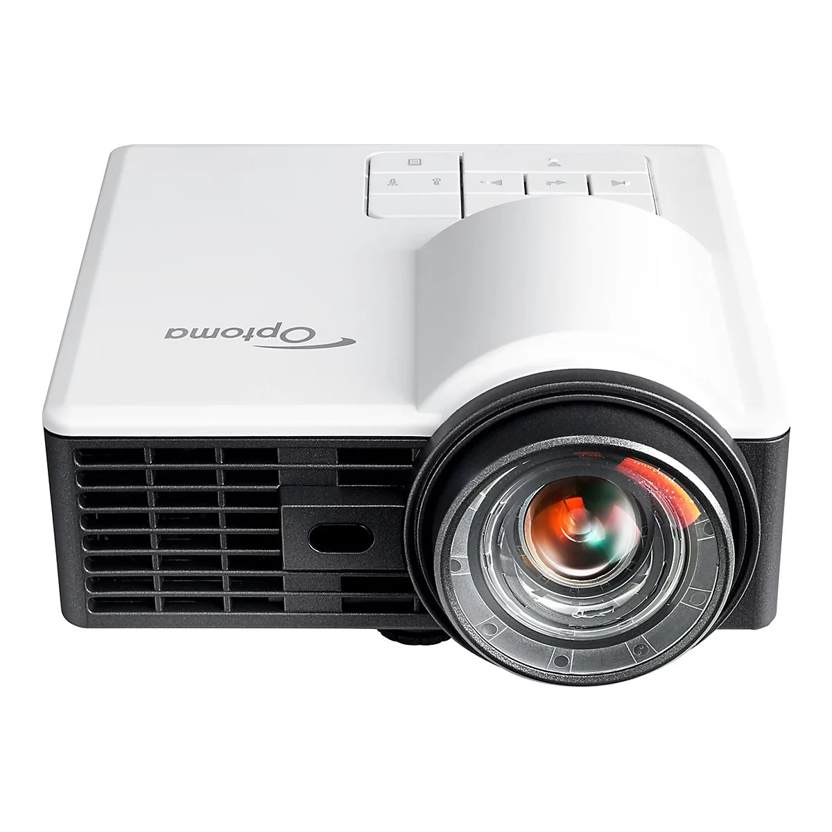 Projecteur Optoma blanc, objectif en focus. Boutons en haut. Lettrage Optoma sur le dessus.
