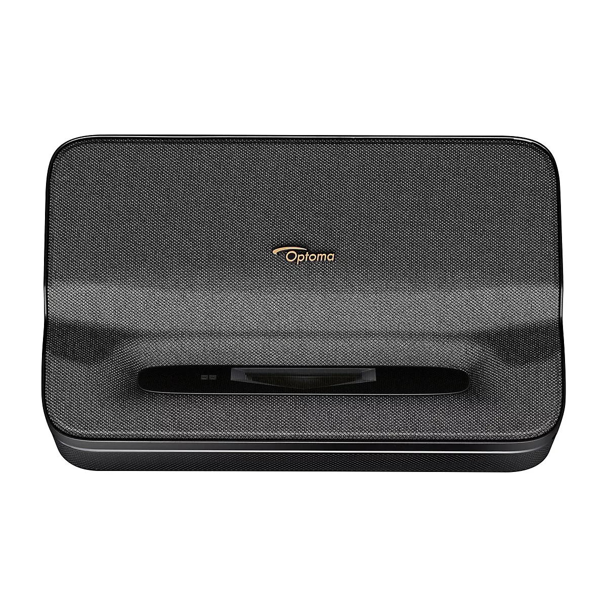 Un projecteur Optoma noir, avec le nom Optoma dessus. Il y a une fente étroite sur le devant.