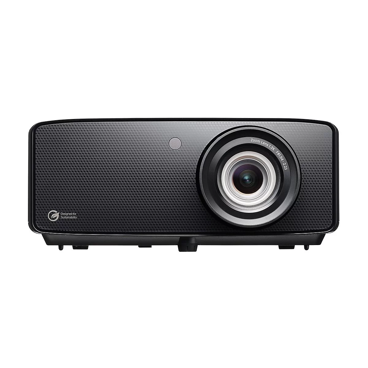 Schwarzer Projektor mit Objektiv und Logo. Auf der Linse steht „Zoom Lens 1.3X F1.94-2.23“.