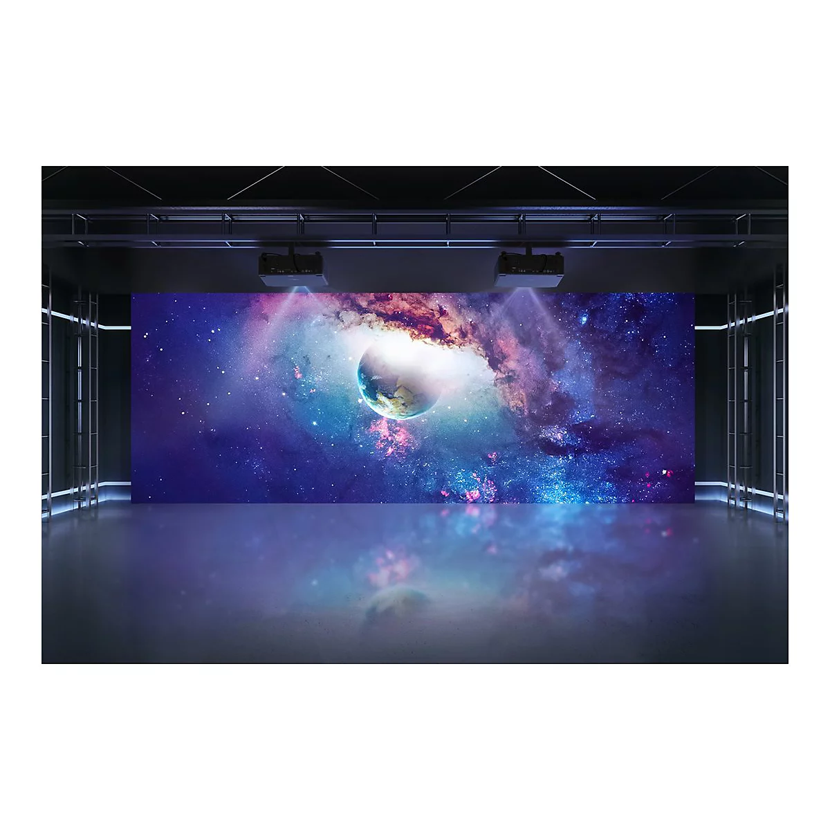 BÃ¼hne mit Bildschirm, auf dem ein Planet in einem nebligen Weltraumhintergrund gezeigt wird. Der Boden spiegelt das Bild.