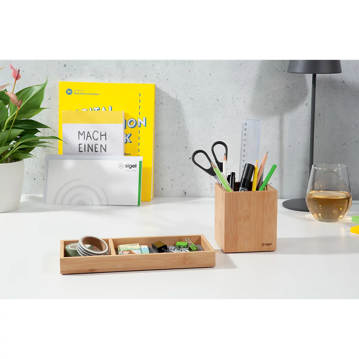 Organiseur de bureau Sigel Eyestyle, rectangulaire, 2 compartiments, inserts textiles en PET recyclé, bleu clair/gris foncé, L 245 x P 109 x H 25 mm, bois de bambou