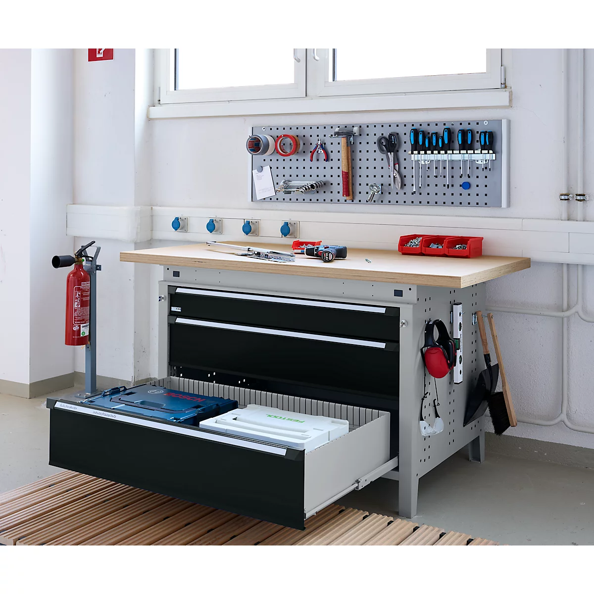 Otto Kind brede werkbank type 405, beuken multiplex blad, tot 1.200 kg, B 1524 x D 750 x H 850 mm, staal, centrale vergrendeling, alu wit/diepzwart