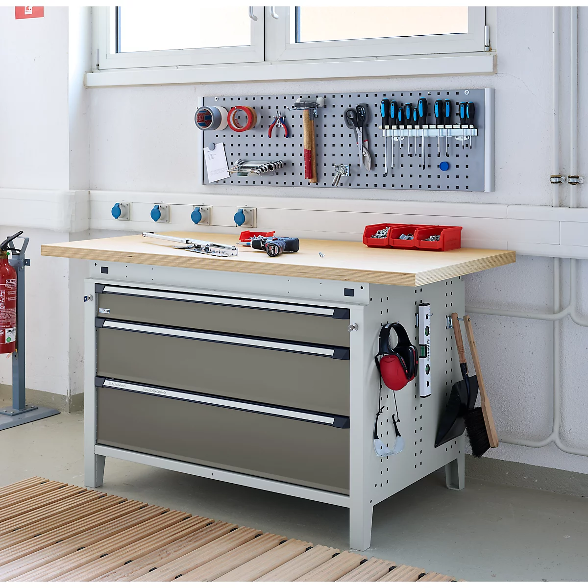 Otto Kind brede werkbank type 405, beuken multiplex blad, tot 1.200 kg, B 1524 x D 750 x H 850 mm, staal, centrale vergrendeling, lichtgrijs/stofgrijs