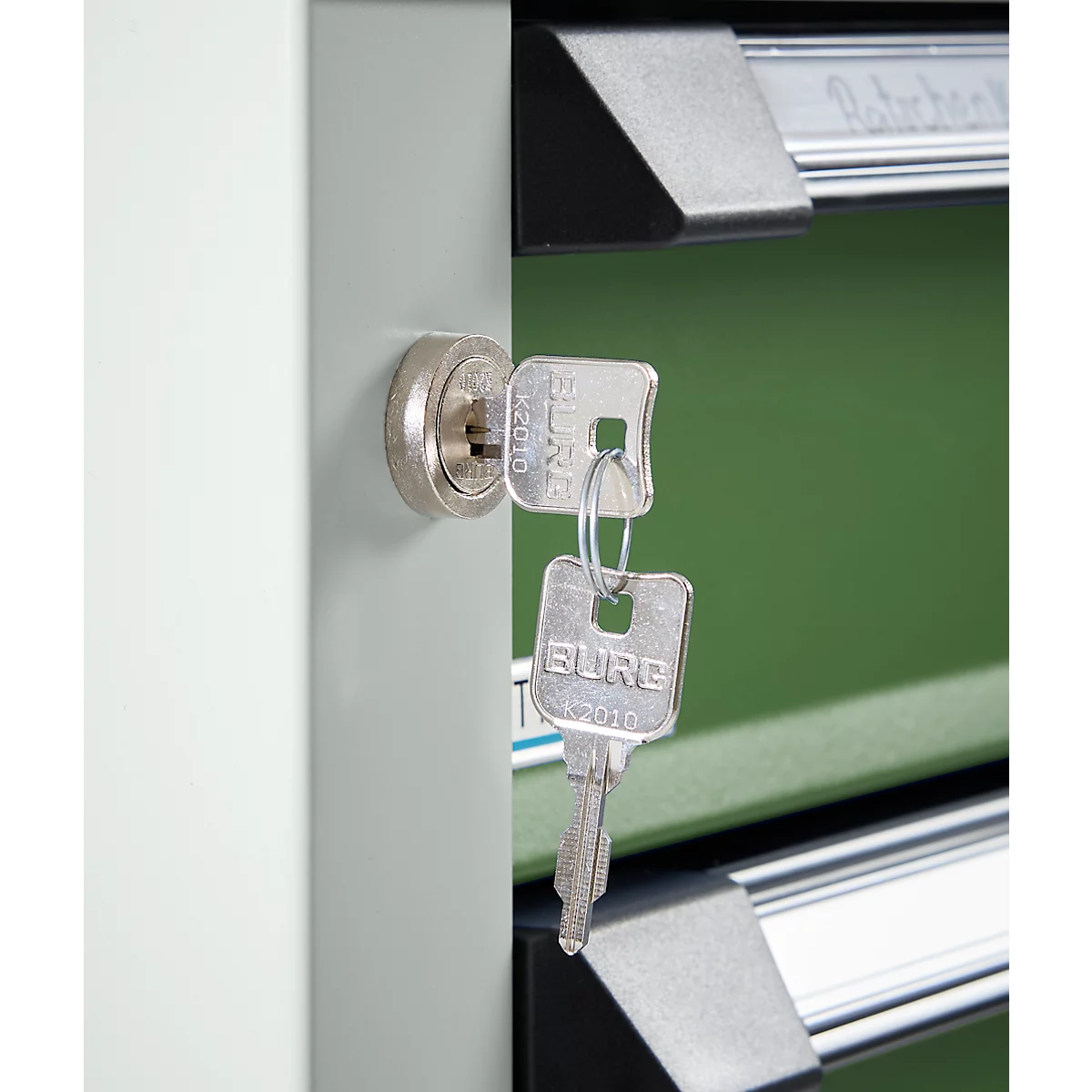 Otto Kind Breitfachwerkbank Typ 405, Buche Multiplexplatte, bis 1.200 kg, B 1524 x T 750 x H 850 mm, Stahl, Zentralverschluss, lichtgrau/resedagrün