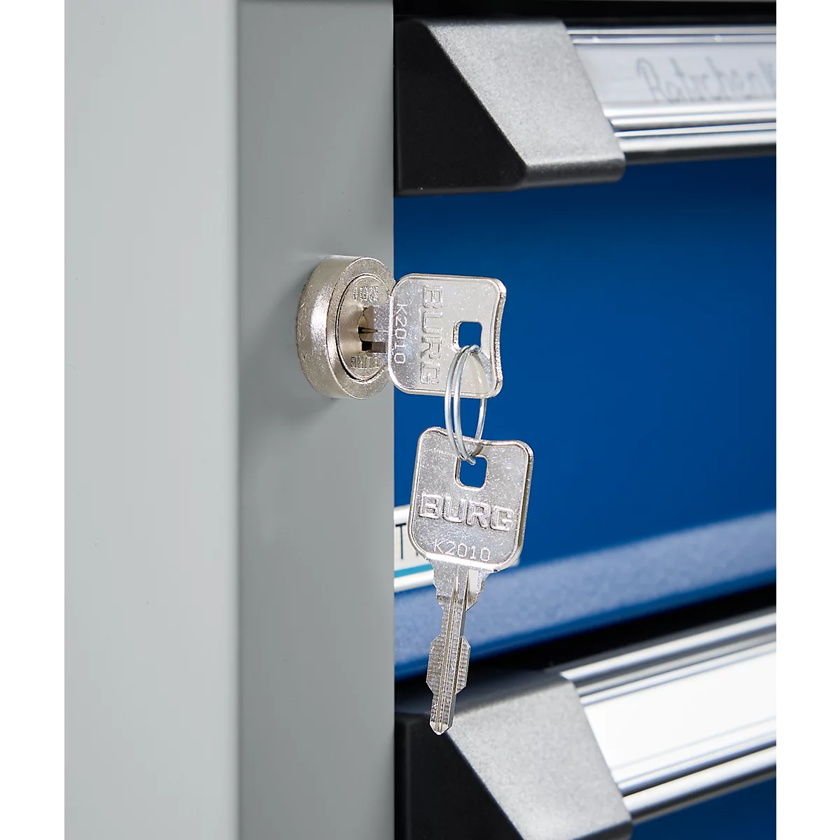 Otto Kind Breitfachwerkbank Typ 405, Buche Multiplexplatte, bis 1.200 kg, B 1524 x T 750 x H 850 mm, Stahl, Zentralverschluss, weißaluminium/enzianblau