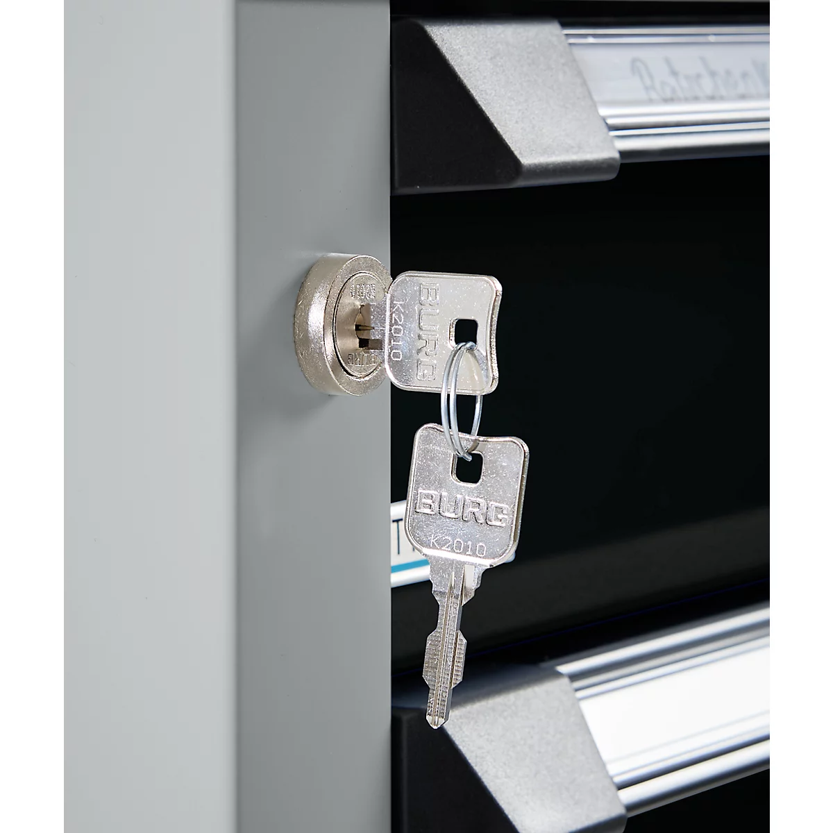 Otto Kind Breitfachwerkbank Typ 405, Buche Multiplexplatte, bis 1.200 kg, B 1524 x T 750 x H 850 mm, Stahl, Zentralverschluss, weißaluminium/tiefschwarz
