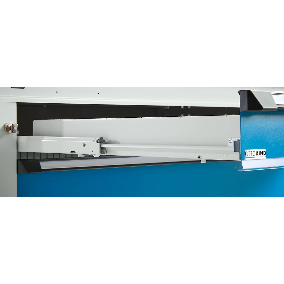 Otto Kind établi large type 405, plateau en hêtre multiplex, jusqu'à 1 200 kg, L 1524 x P 750 x H 850 mm, acier, fermeture centrale, gris clair/bleu clair