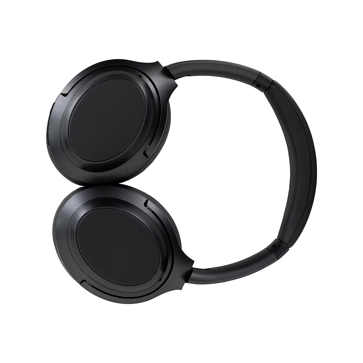 Schwarze Kopfhörer auf weißem Hintergrund. Die Ohrmuscheln sind rund, das Kopfband gebogen.