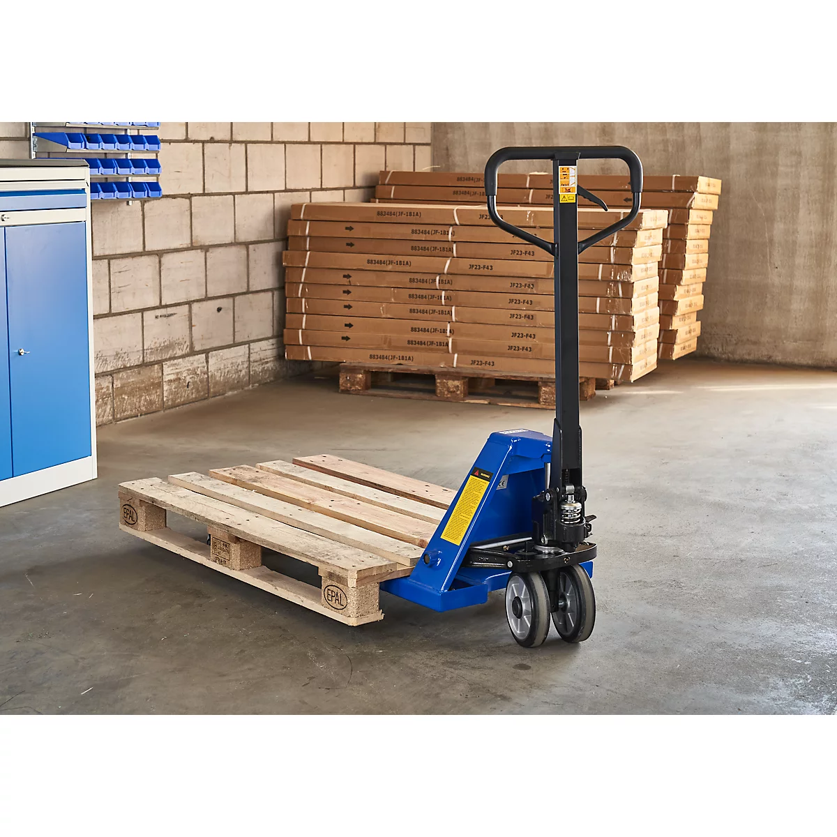 Palletwagen, handmatig, rubberen zwenkwielen, nylon tandemwielen, vorklengte 1150 mm, tot 2500 kg, blauw