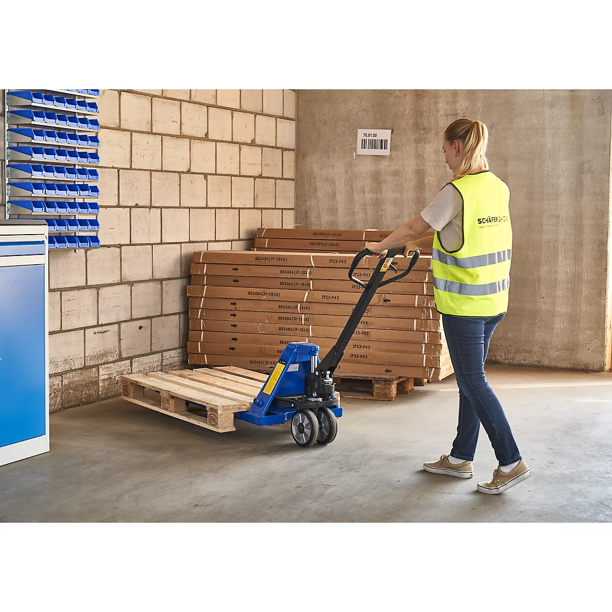 Palletwagen, handmatig, rubberen zwenkwielen, nylon tandemwielen, vorklengte 1150 mm, tot 2500 kg, blauw