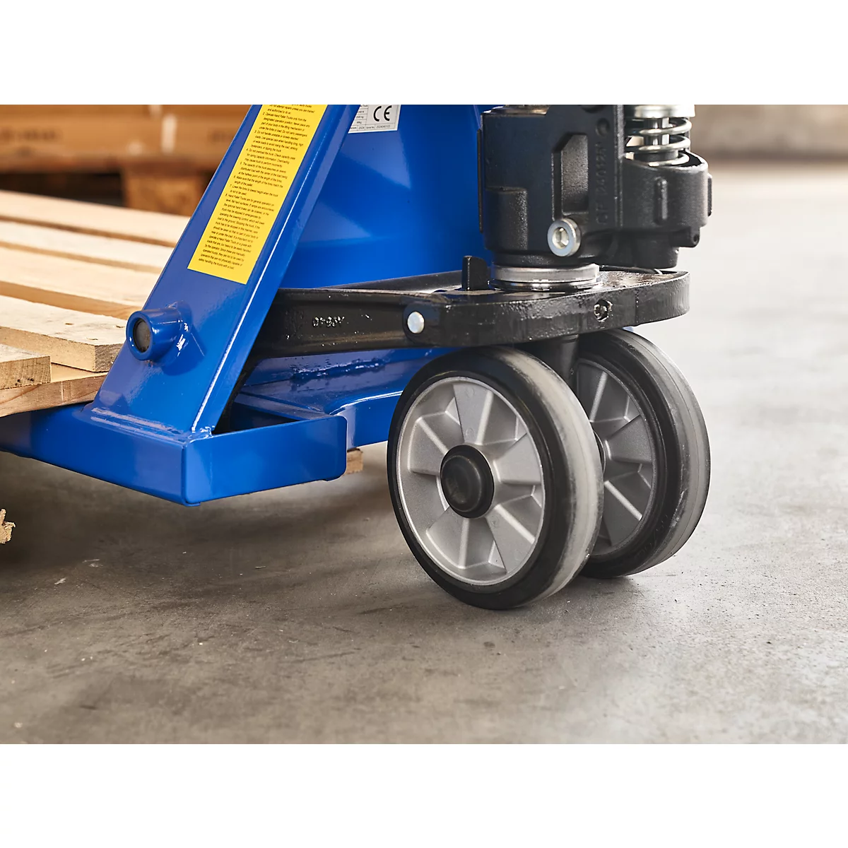 Palletwagen, handmatig, rubberen zwenkwielen, nylon tandemwielen, vorklengte 1150 mm, tot 2500 kg, blauw
