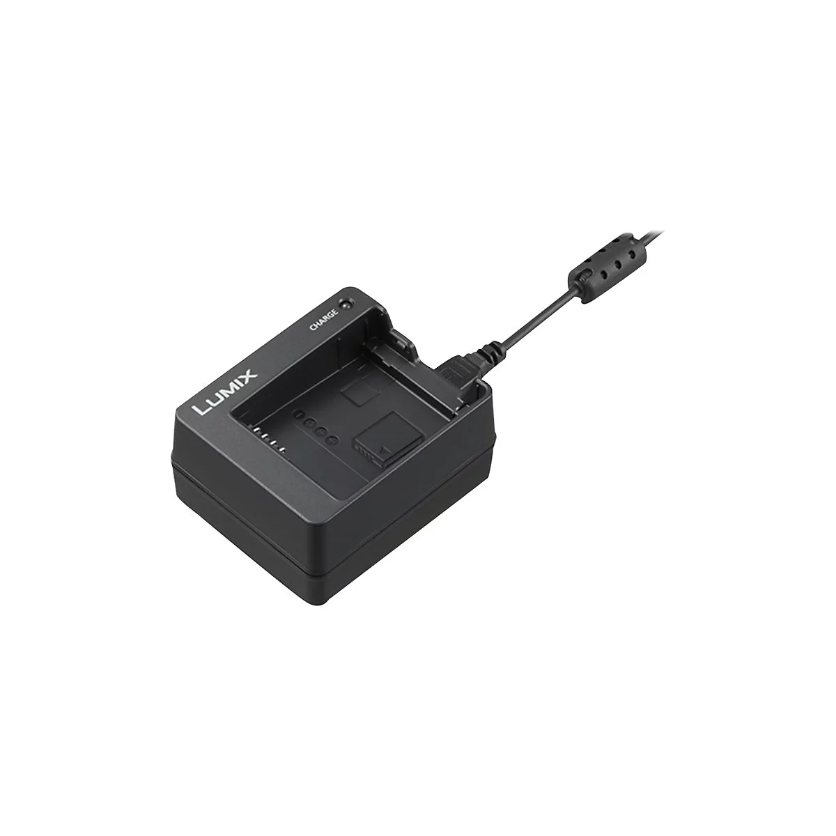 Schwarzes Ladegerät für Kamera-Akku, LUMIX Schriftzug. Kabel mit Stecker. Aufschrift 'CHARGE'.