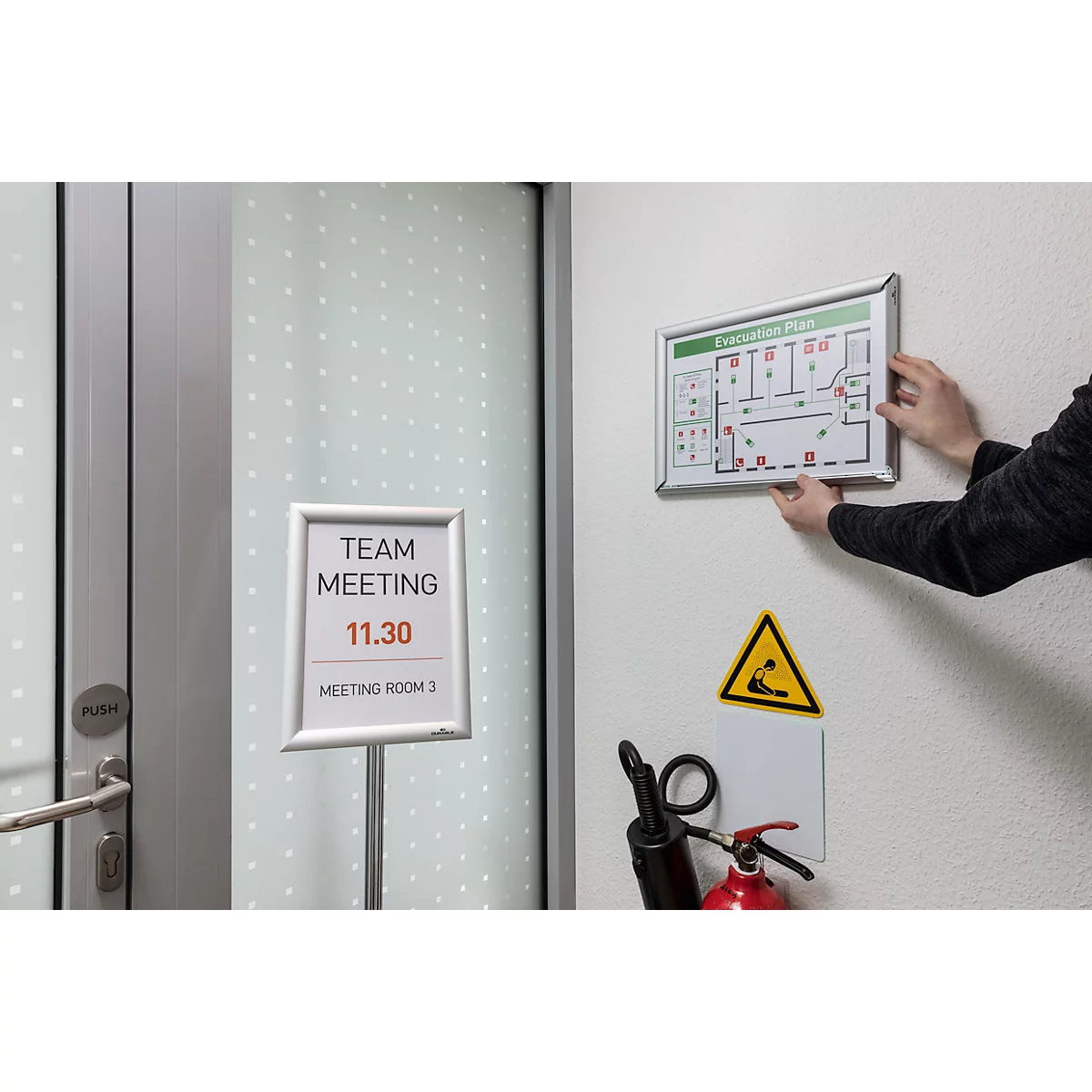 Panneau d'information Durable, avec cadre à clipser DIN A4, format vertical &amp; horizontal, réglable en hauteur, aluminium &amp; polystyrène, argenté