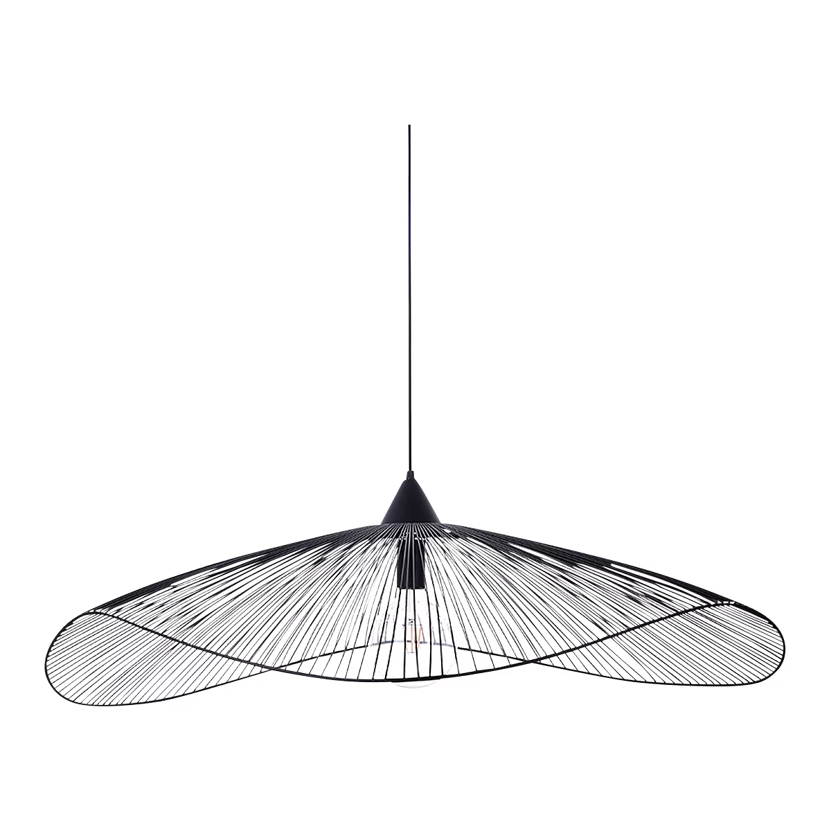 Hängeleuchte aus schwarzem Draht. Die Lampe hat eine flache, gewellte Form und eine einzelne Glühbirne.