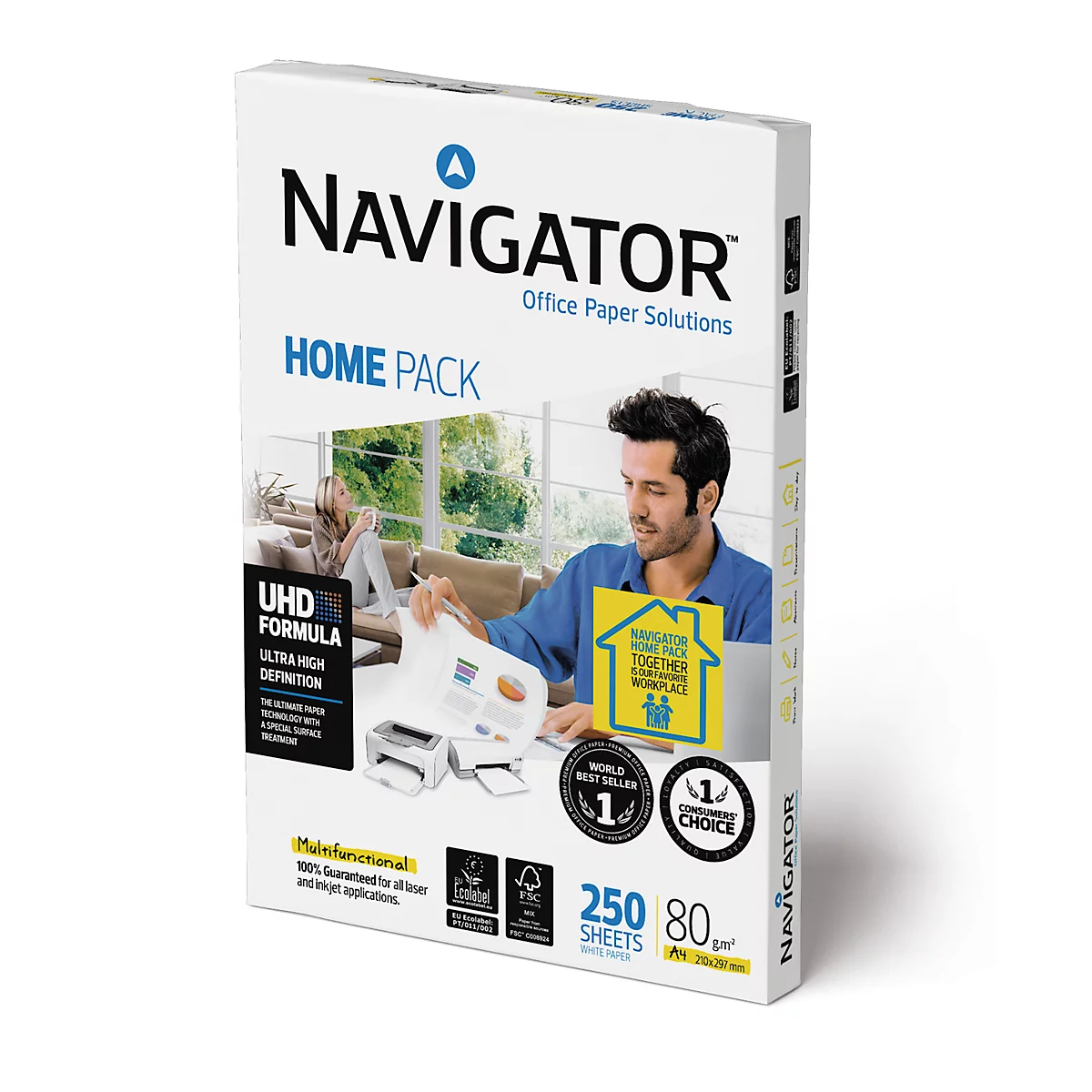 Un paquet de papier avec l'inscription Navigator Home Pack, avec un homme assis devant en train d'imprimer. D'autres informations figurent sur le papier.
