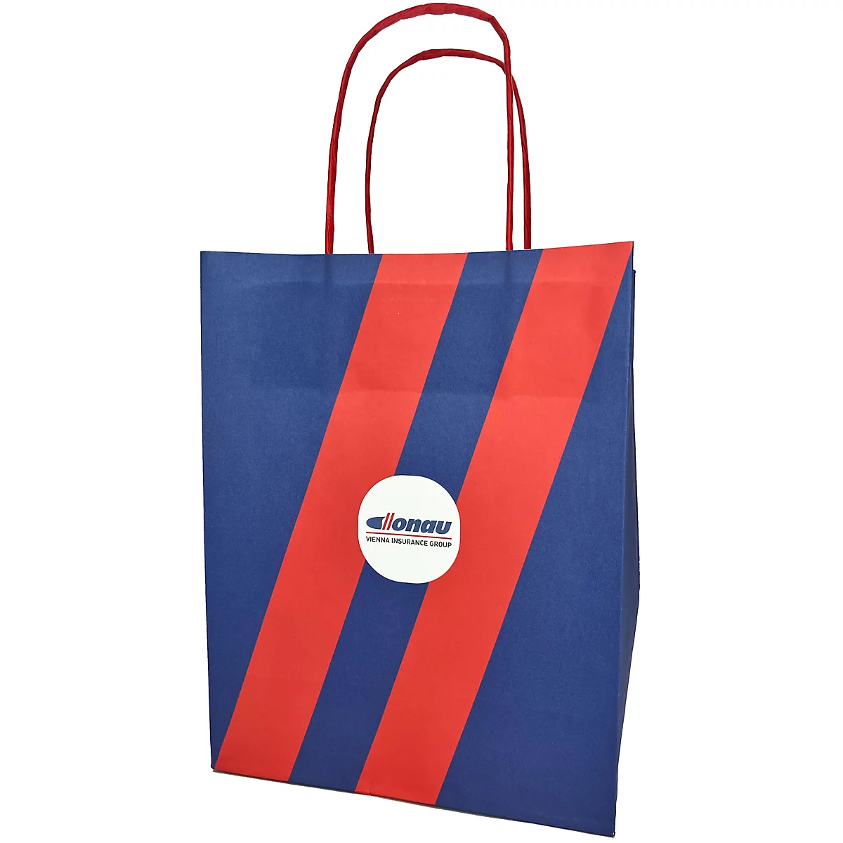 Blau-rote Papiertragetasche mit Logo und roten Henkeln.