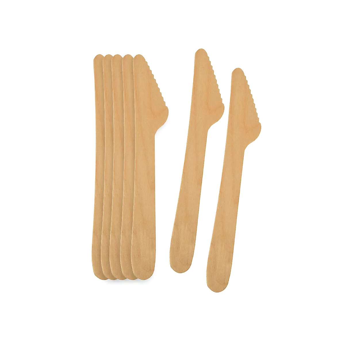 Verschillende houten messen op een witte achtergrond. Drie messen staan op de voorgrond, de rest op de achtergrond.