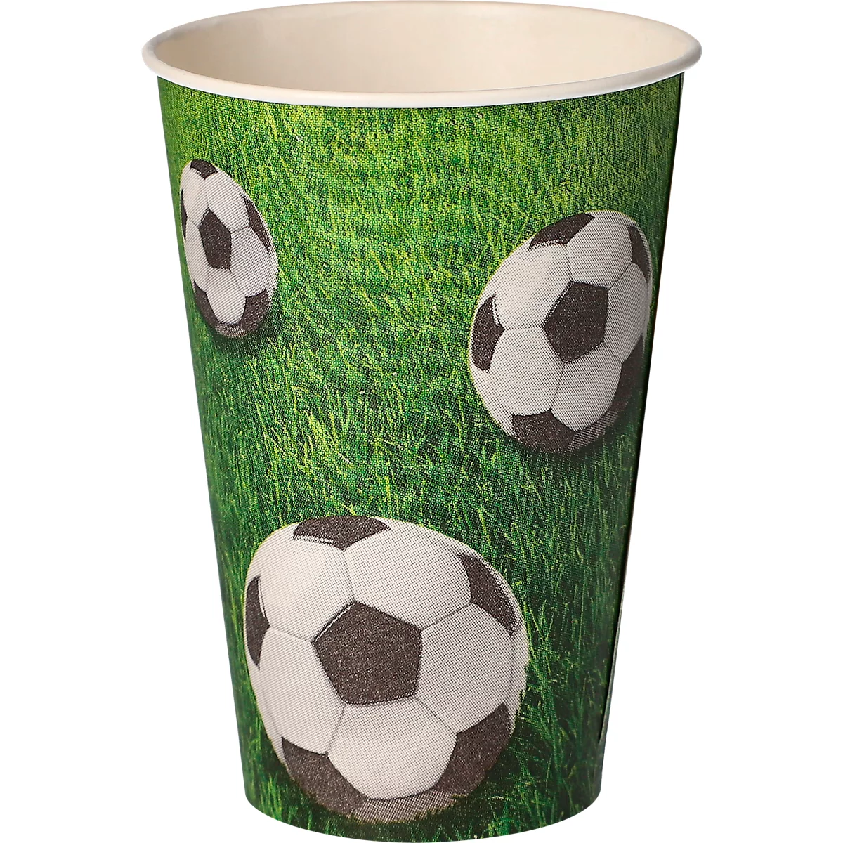Papieren beker met een voetbalmotief. Voetballen zijn afgebeeld op groen gras.