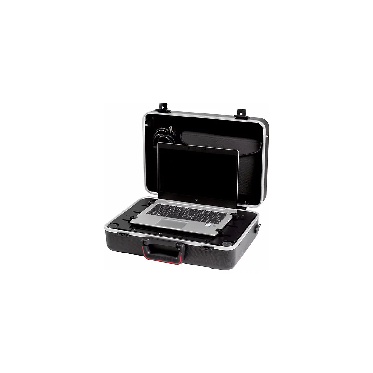 Ein geöffneter, schwarzer Transportkoffer mit einem darin montierten, silbernen Laptop.