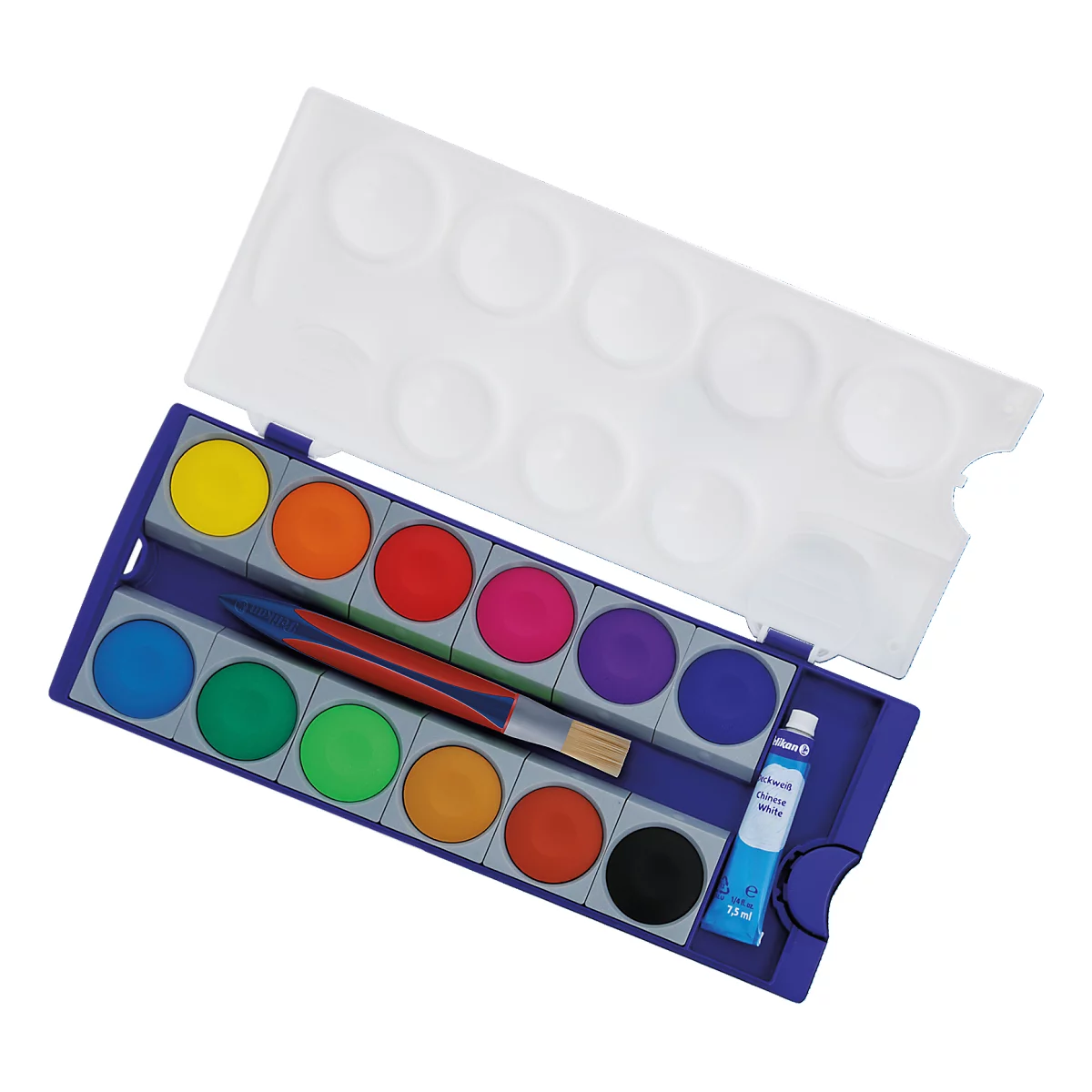 Ein geöffneter Malkasten mit zwölf bunten Farbtabletten, einem Pinsel und einer Tube Deckweiß auf blauem Untergrund.
