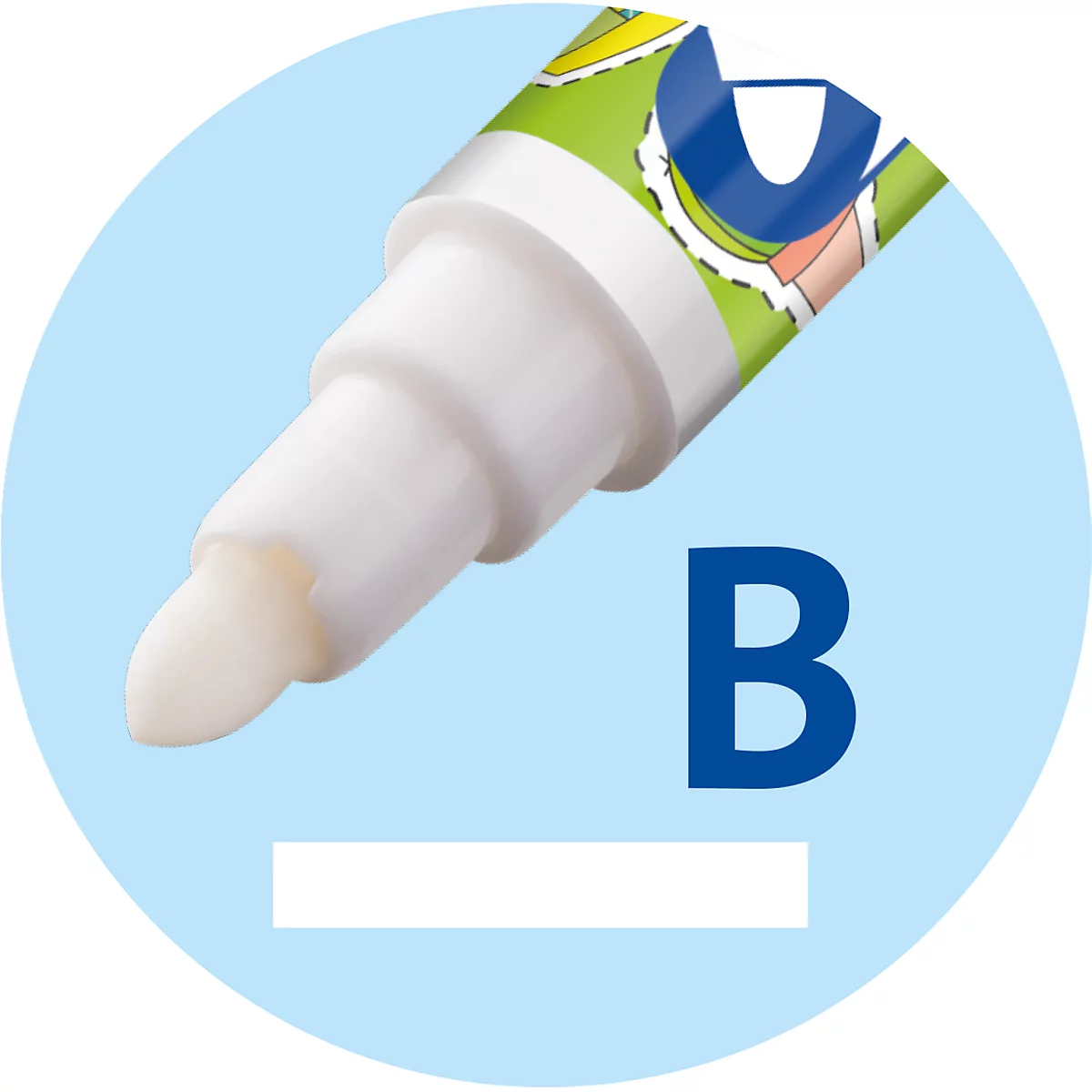 Die weiße Spitze eines Filzstifts vor einem hellblauen kreisförmigen Hintergrund mit dem Buchstaben B.
