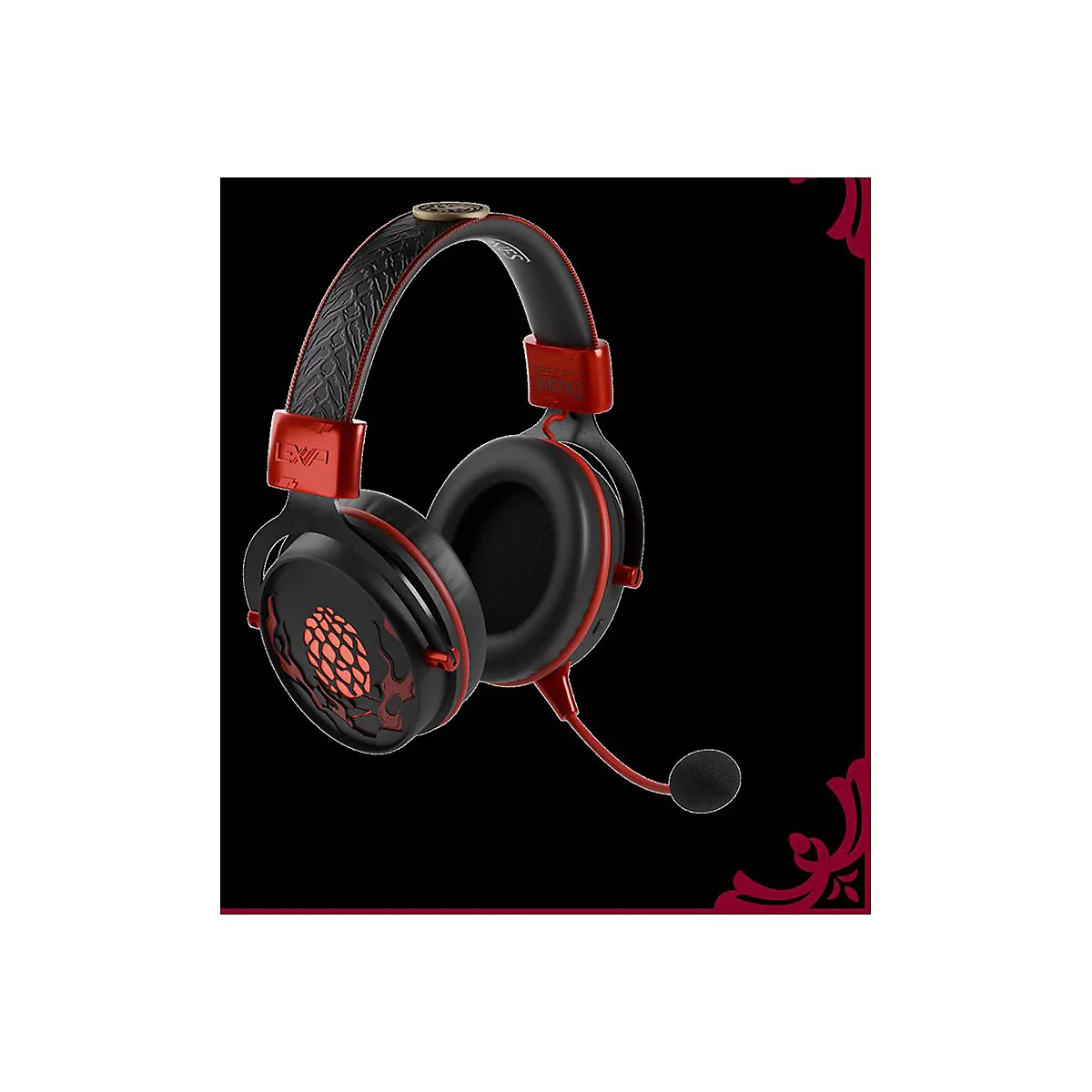 Schwarzes Gaming-Headset mit roten Akzenten. Auf dem Kopfband ist das Wort "LEXA" zu sehen. Das Mikrofon ist nach unten gerichtet.