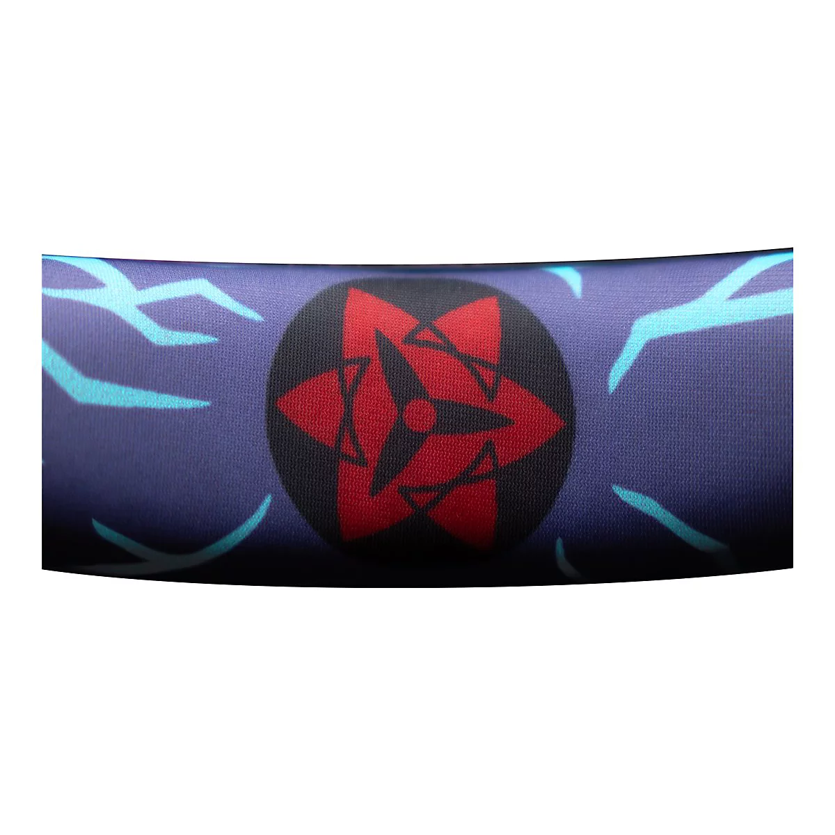 Gros plan d'un bandeau avec un motif d'étoile rouge sur fond bleu.