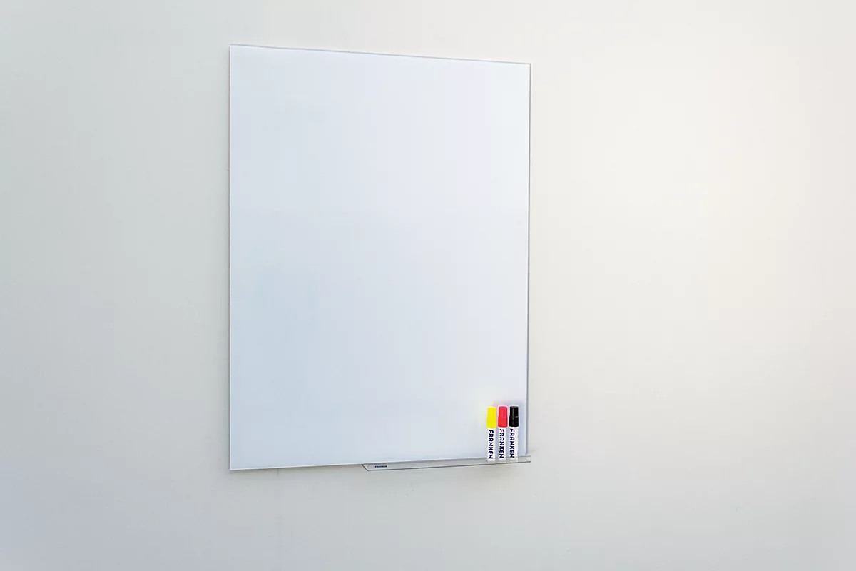 Pizarra de cristal Franken, magnética, para montaje en pared en formato vertical y horizontal, cristal de seguridad, blanco puro, en varios tamaños