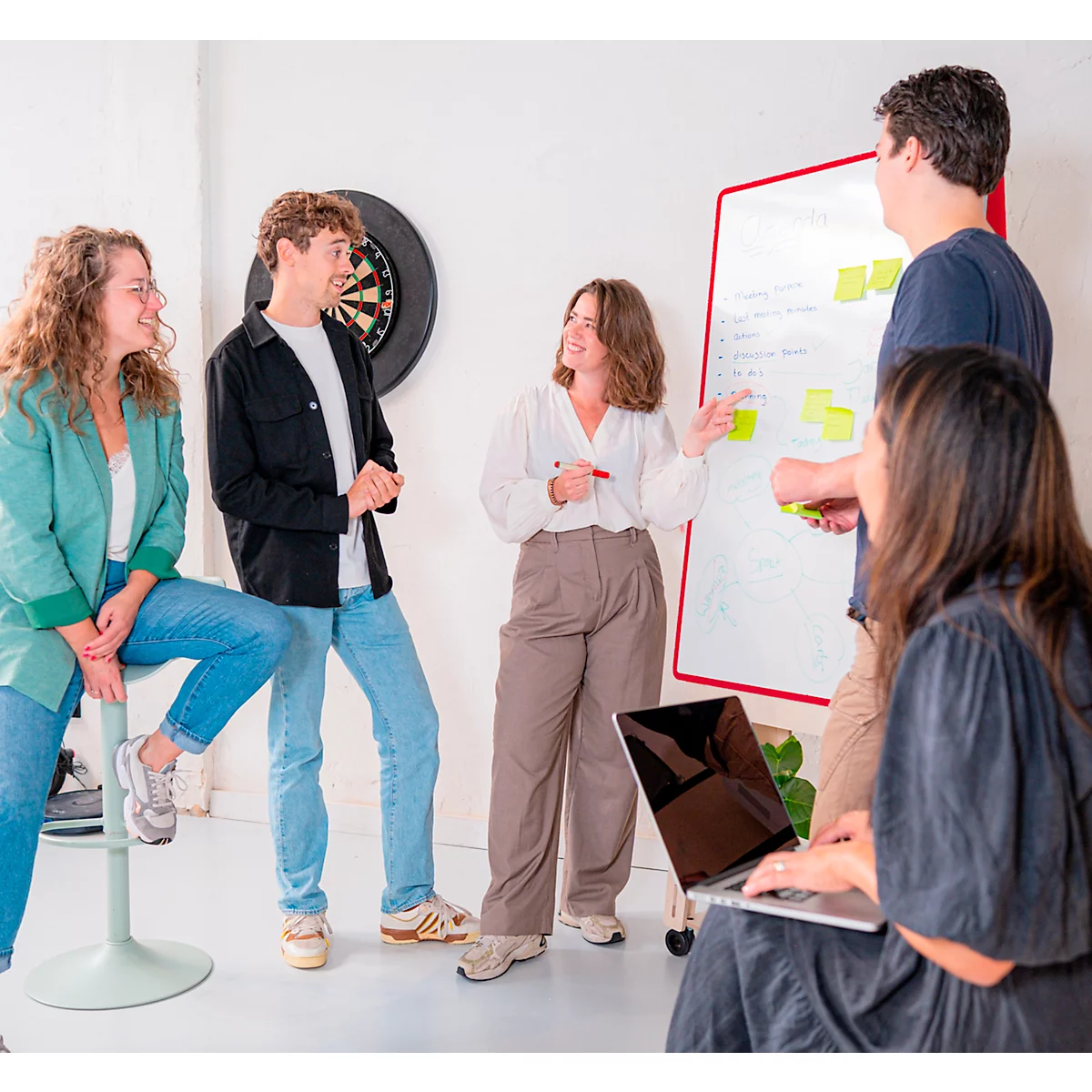 PLAYROOM whiteboard PLAYBOARD, e3-geëmailleerd staal, wit, gerecycled PET frame rood, B 750 x H 1180 mm