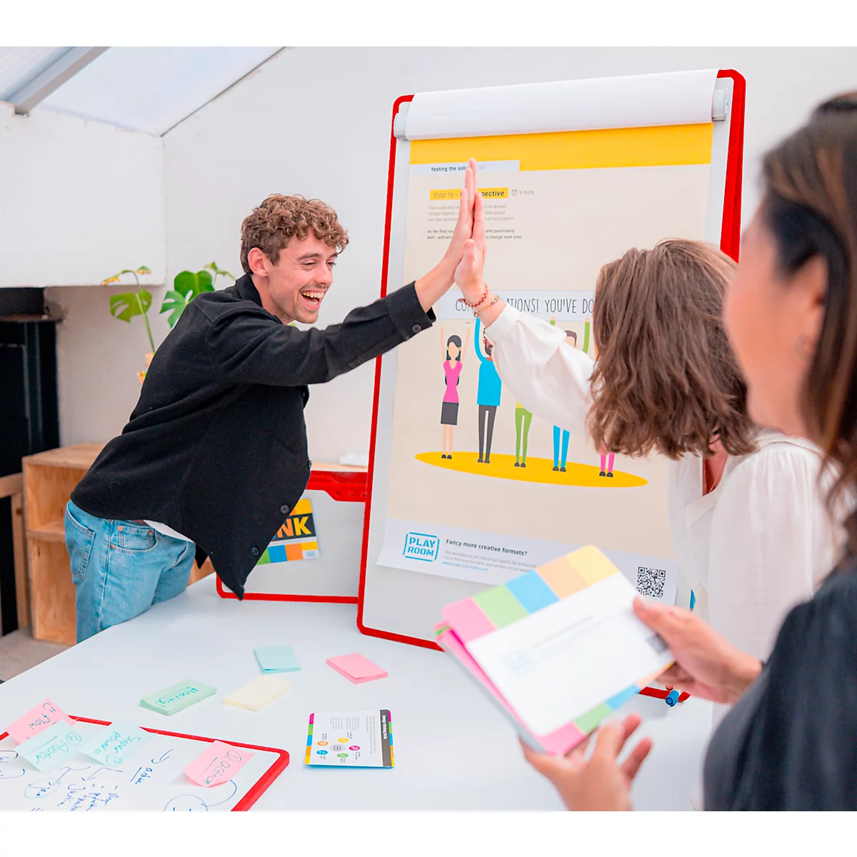 PLAYROOM whiteboard PLAYBOARD, e3-geëmailleerd staal, wit, gerecycled PET frame rood, B 750 x H 1180 mm