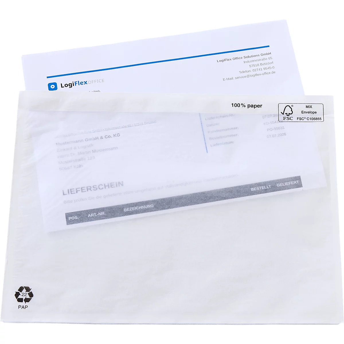 Une enveloppe d'expédition en papier blanc contenant un bon de livraison et du papier à en-tête sur fond blanc.