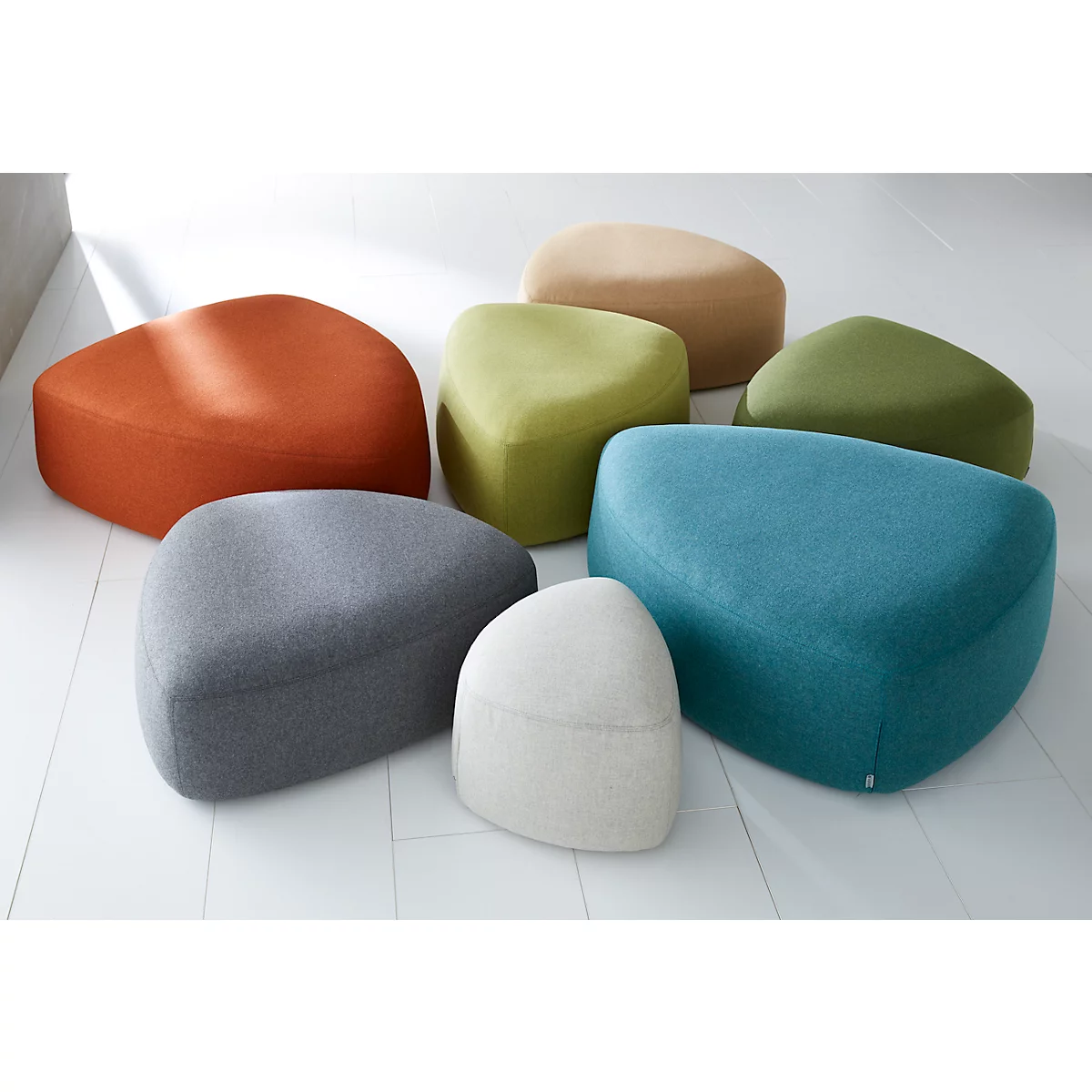 Polstermöbel Leyform GOGO Pouf, klein, oval, B 550 x T 515 x H 440 mm, mit Gleitern, Stoffbezug, hellgrau
