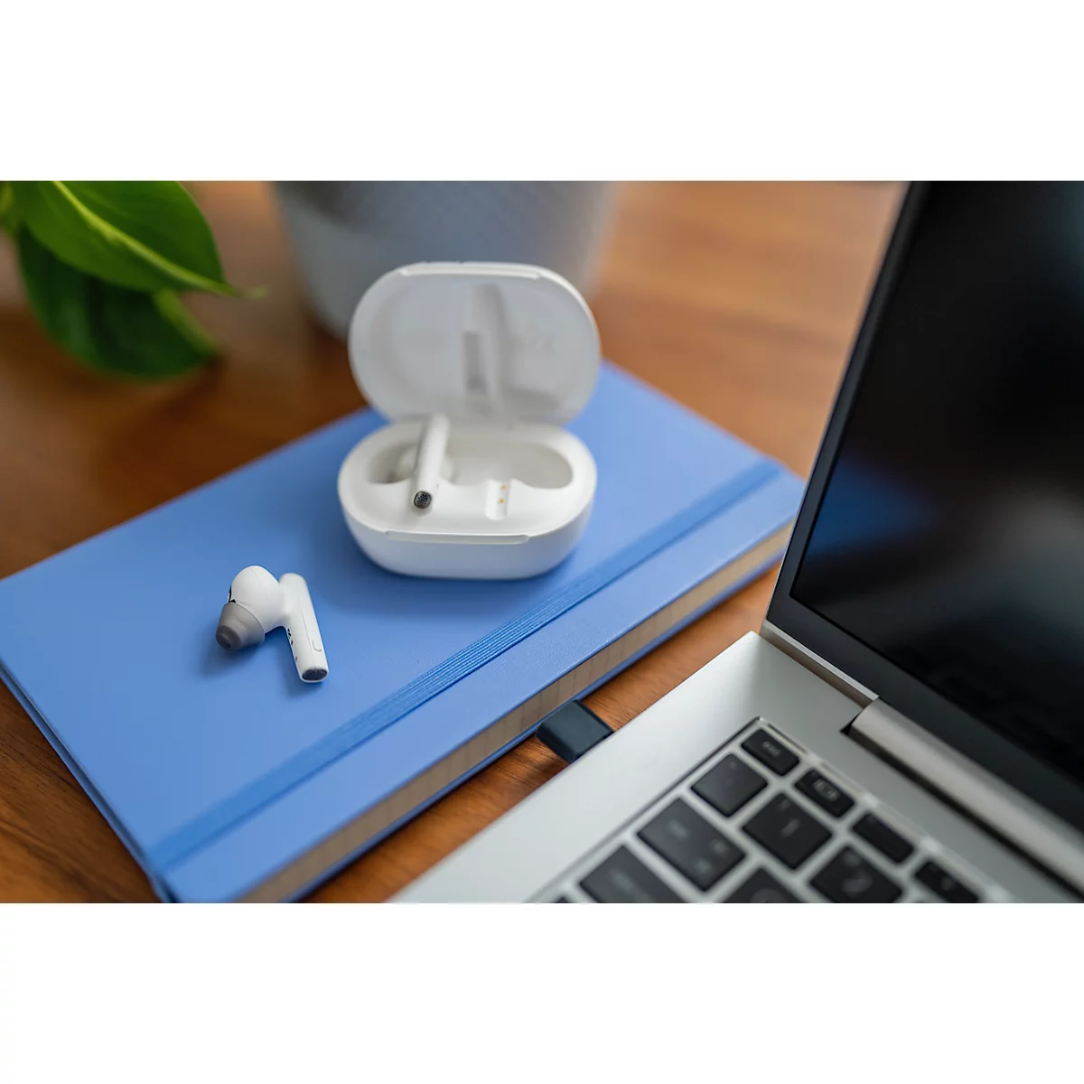 Poly Earbuds Voyager Free 60+ UC, Bluetooth, Noise Cancelling, weiß, Touchsceen-Ladeetui