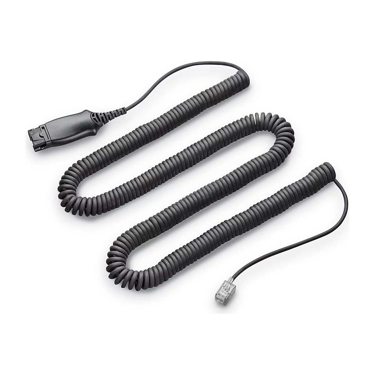 Ein schwarzes Spiralkabel mit zwei Steckern liegt auf weißem Hintergrund.