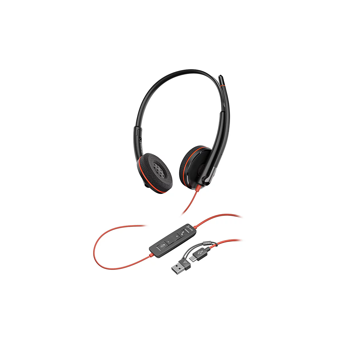 Schwarzes Poly-Headset mit rotem Kabel, Fernbedienung und USB-A sowie USB-C Anschlüssen vor weißem Hintergrund.