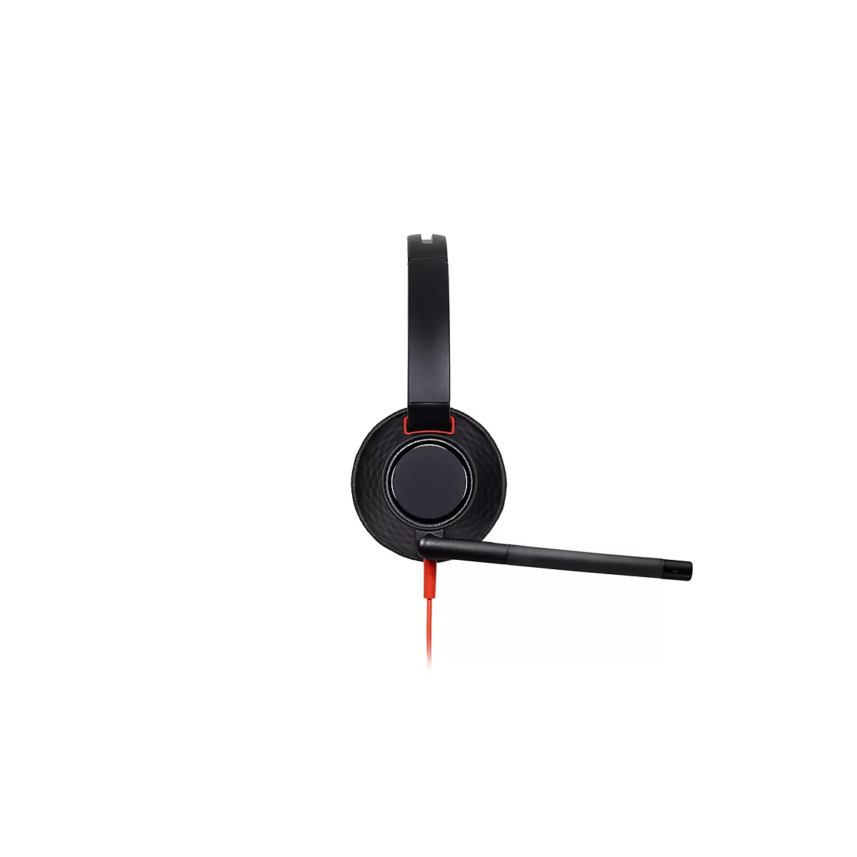 Schwarzes Headset mit rotem Kabel und Mikrofonarm in Seitenansicht vor weißem Hintergrund.