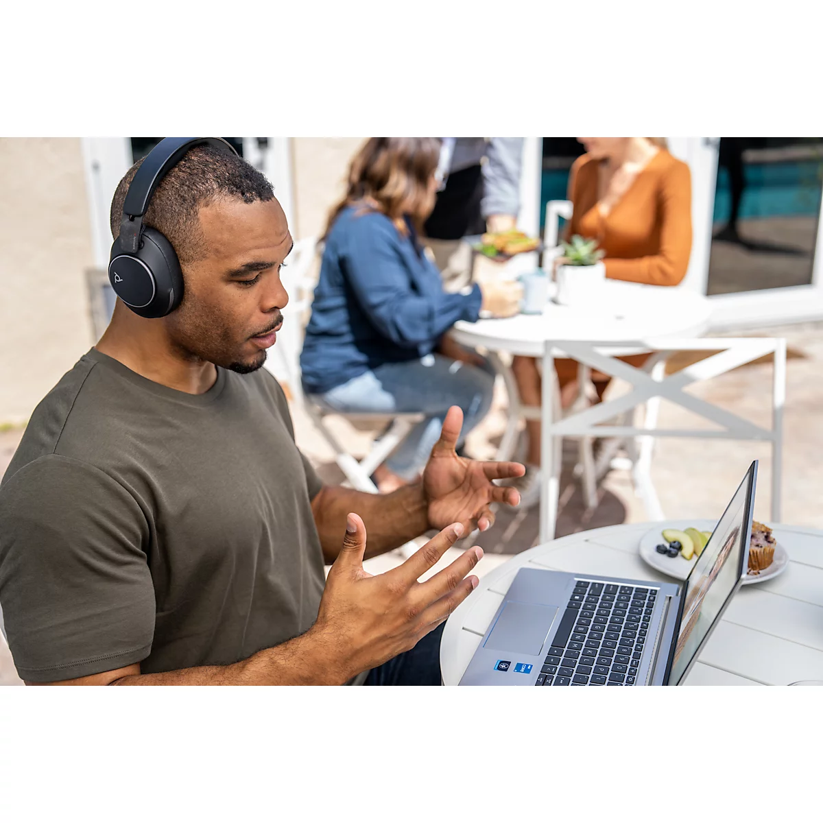 Poly Over-Ear-Headset Voyager Surround 80 UC, USB-C/A-Adapter, Noise Cancelling