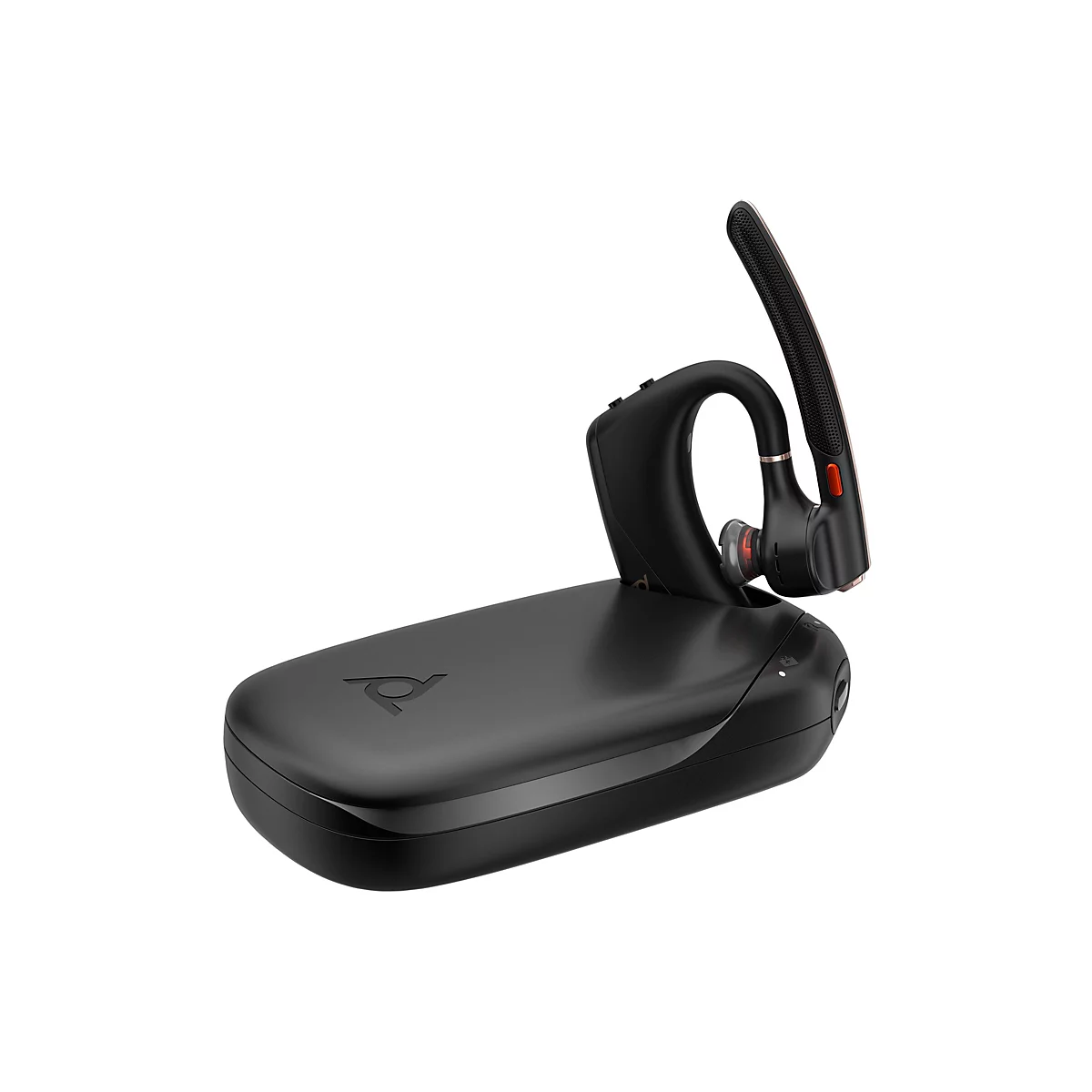 Schwarzes Headset mit Ladeschale. Headset hat Mikrofonarm, roter Akzent. Schale hat Firmenlogo.