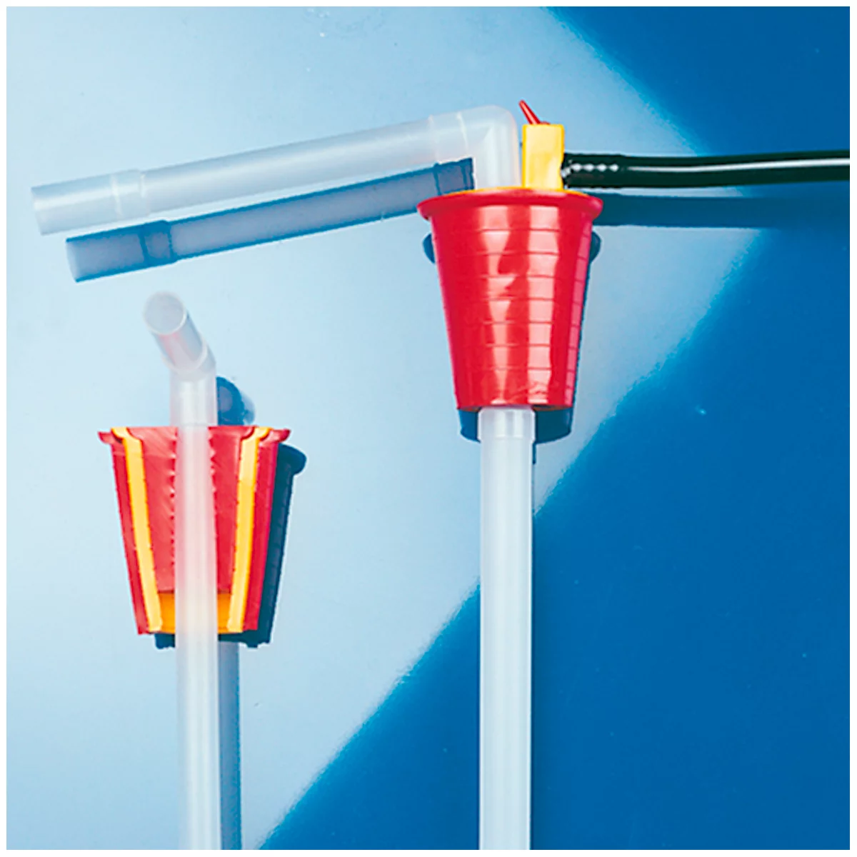 Pompe à conteneur, 14 l/min, tuyau Ø 12 mm, profondeur d'immersion 700 mm, commande manuelle avec coude de refoulement, pour acides et bases faibles