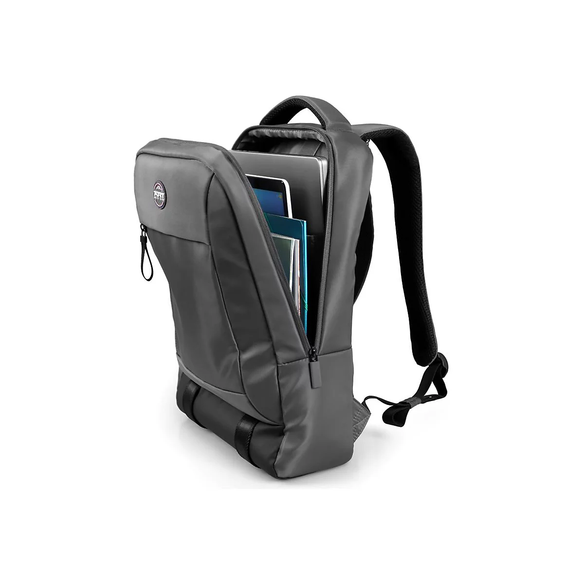 Grauer Rucksack, offen, mit Laptop und Tablet. Schwarzer Tragegriff und Schultergurte.