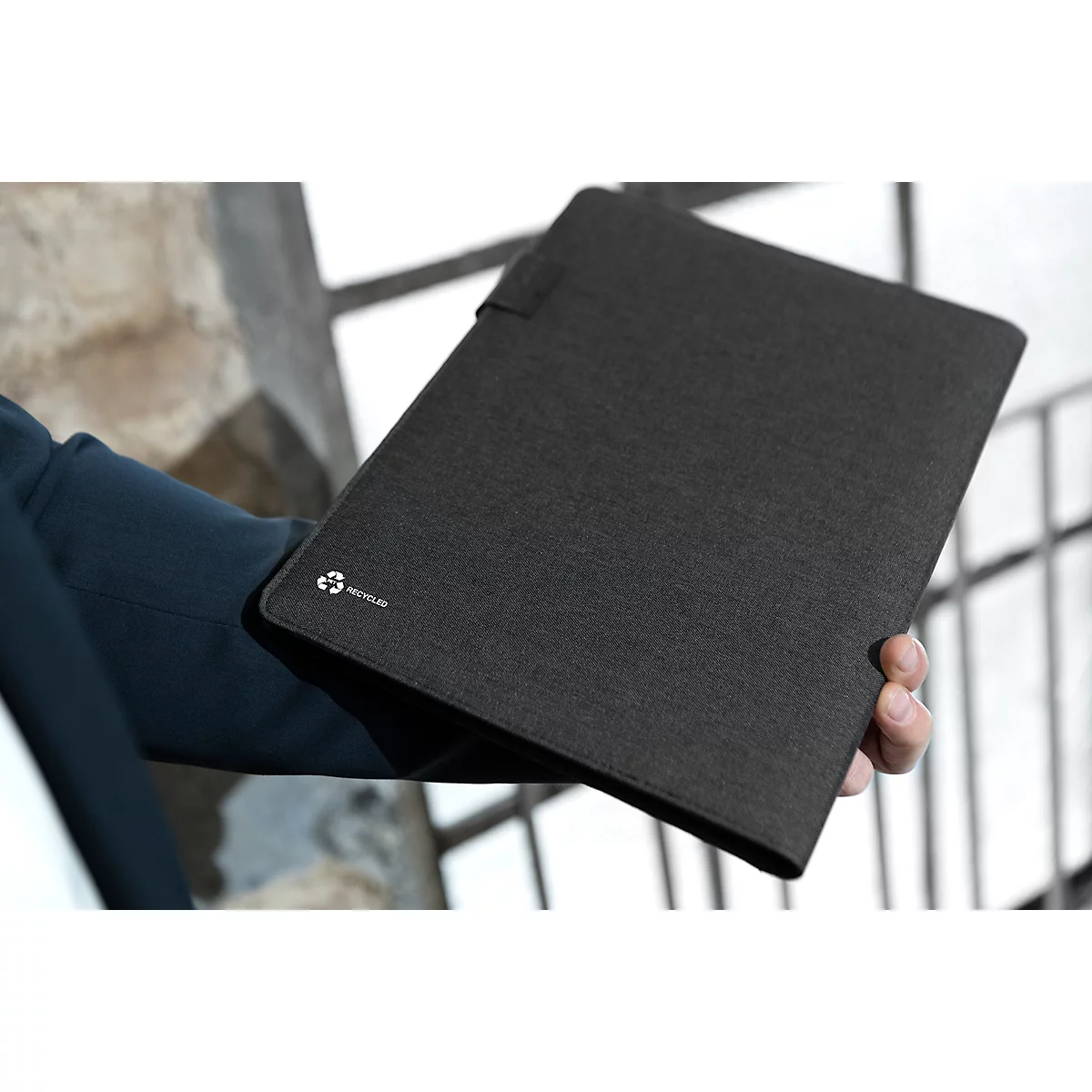 Porte-bloc Lightpak®, A4, liens multifonctions, 1 pochette, passant pour stylo, support pour portable/tablette, 1 bloc, fermeture magnétique, RPET, anthracite