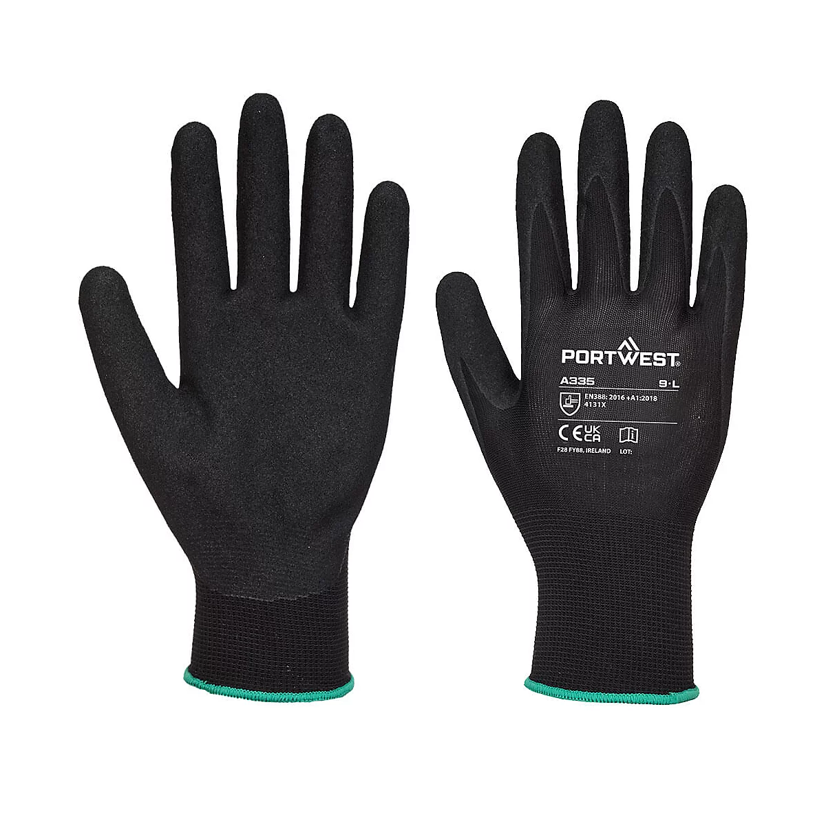 Zwei schwarze Arbeitshandschuhe mit grünen Rändern, Vorder- und Rückseite. Auf einem Handschuh sind Logos und Produktinformationen aufgedruckt.