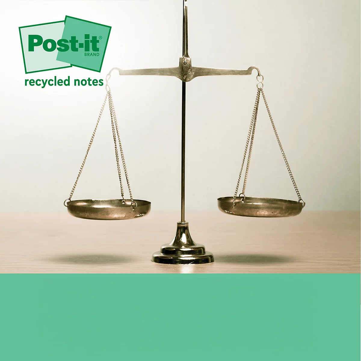 Mains tenant une petite plante. Texte : Post-it, recyclé, 60 % de plantes, adhésif issu de ressources renouvelables.